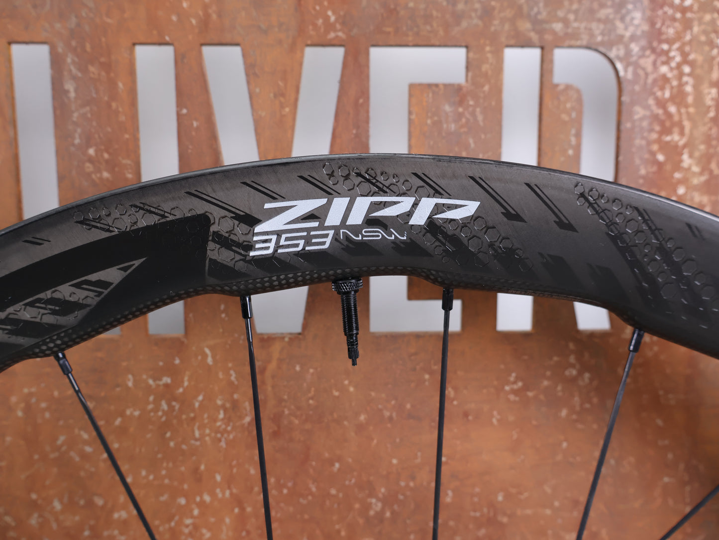 ZIPP 353 NSW / CARBON LAUFRADSATZ / TUBELESS / CENTERLOCK / SRAM XDR / 1371 G