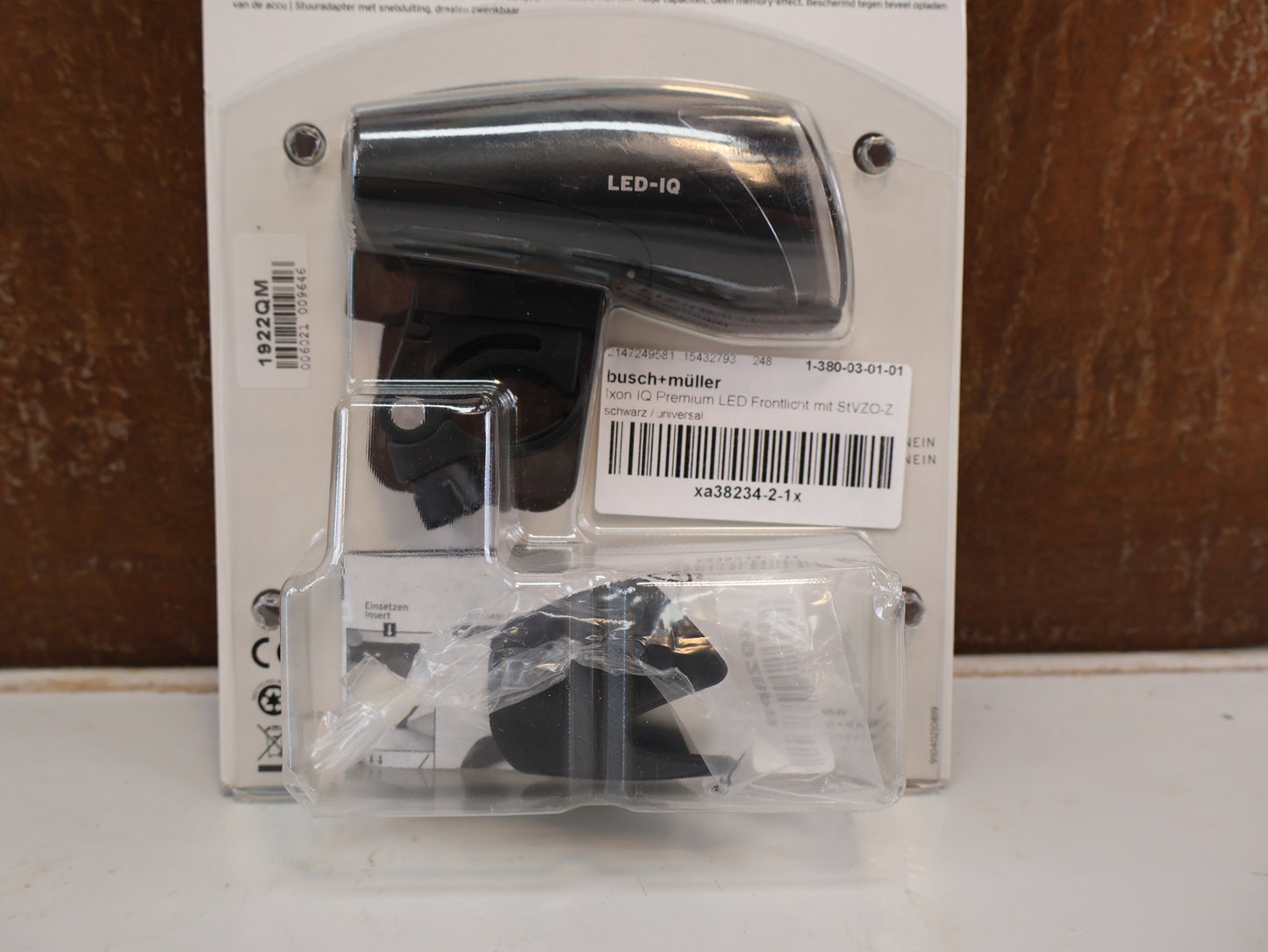 B+M IXON IQ PREMIUM / AKKU LED SCHEINWERFER / 80 LUX / STVZO / FRONTLEUCHTE