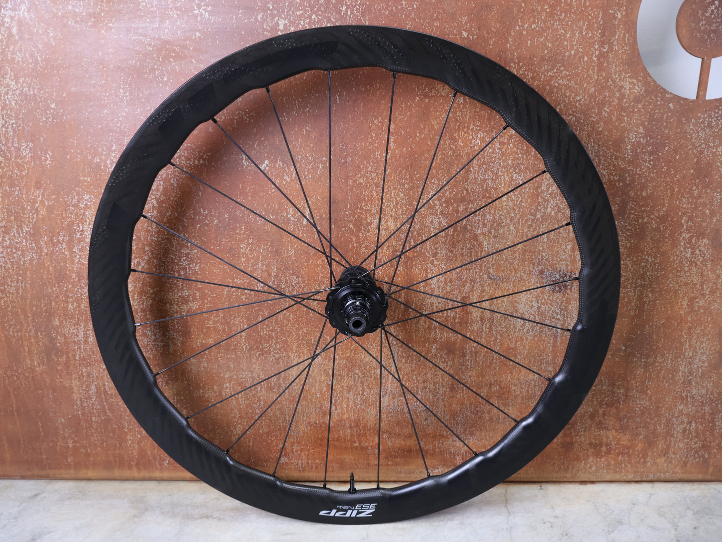 ZIPP 353 NSW / CARBON LAUFRADSATZ / TUBELESS / CENTERLOCK / SRAM XDR / 1371 G