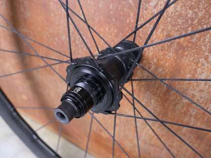 ZIPP 353 NSW / CARBON LAUFRADSATZ / TUBELESS / CENTERLOCK / SRAM XDR / 1371 G