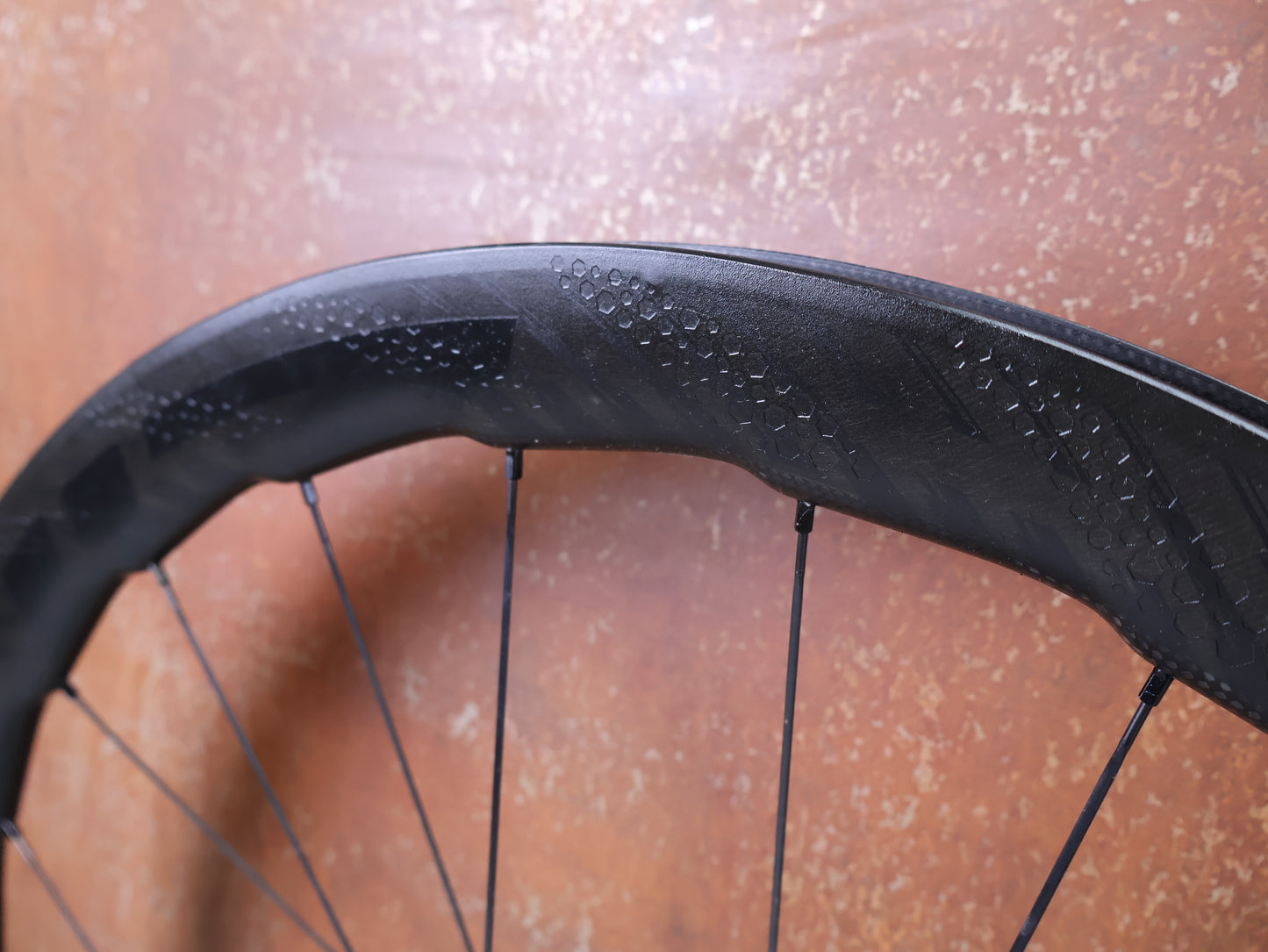 ZIPP 353 NSW / CARBON LAUFRADSATZ / TUBELESS / CENTERLOCK / SRAM XDR / 1371 G