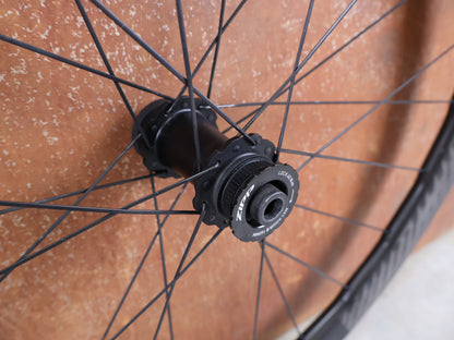 ZIPP 353 NSW / CARBON LAUFRADSATZ / TUBELESS / CENTERLOCK / SRAM XDR / 1371 G