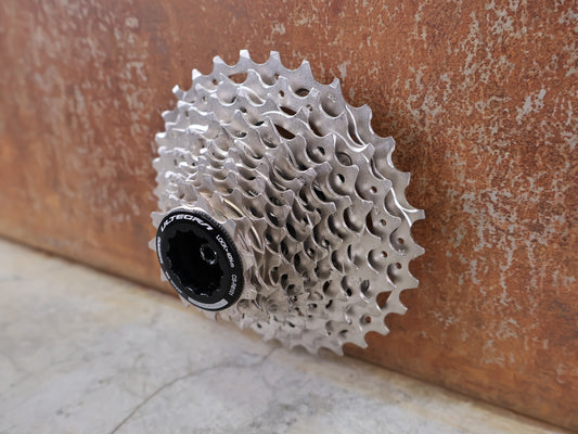 SHIMANO ULTEGRA CS-R8100 / 12-FACH RENNRAD KASSETTE / 11-30 Z