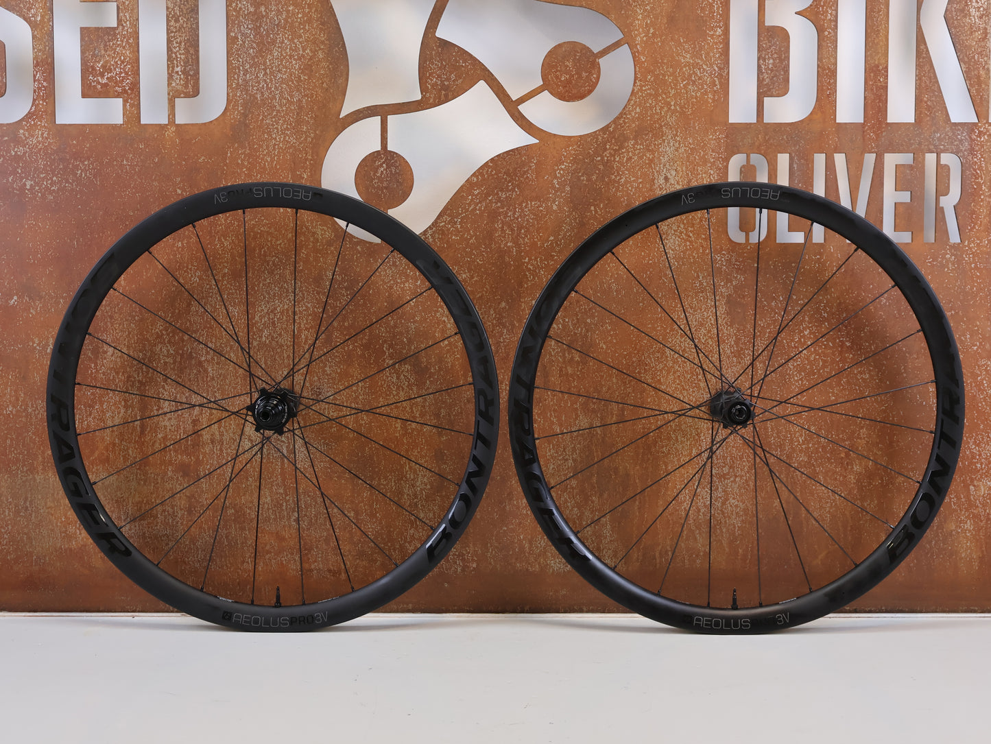 BONTRAGER AEOLUS PRO 3V CARBON LAUFRADSATZ XDR 25MM 1575G