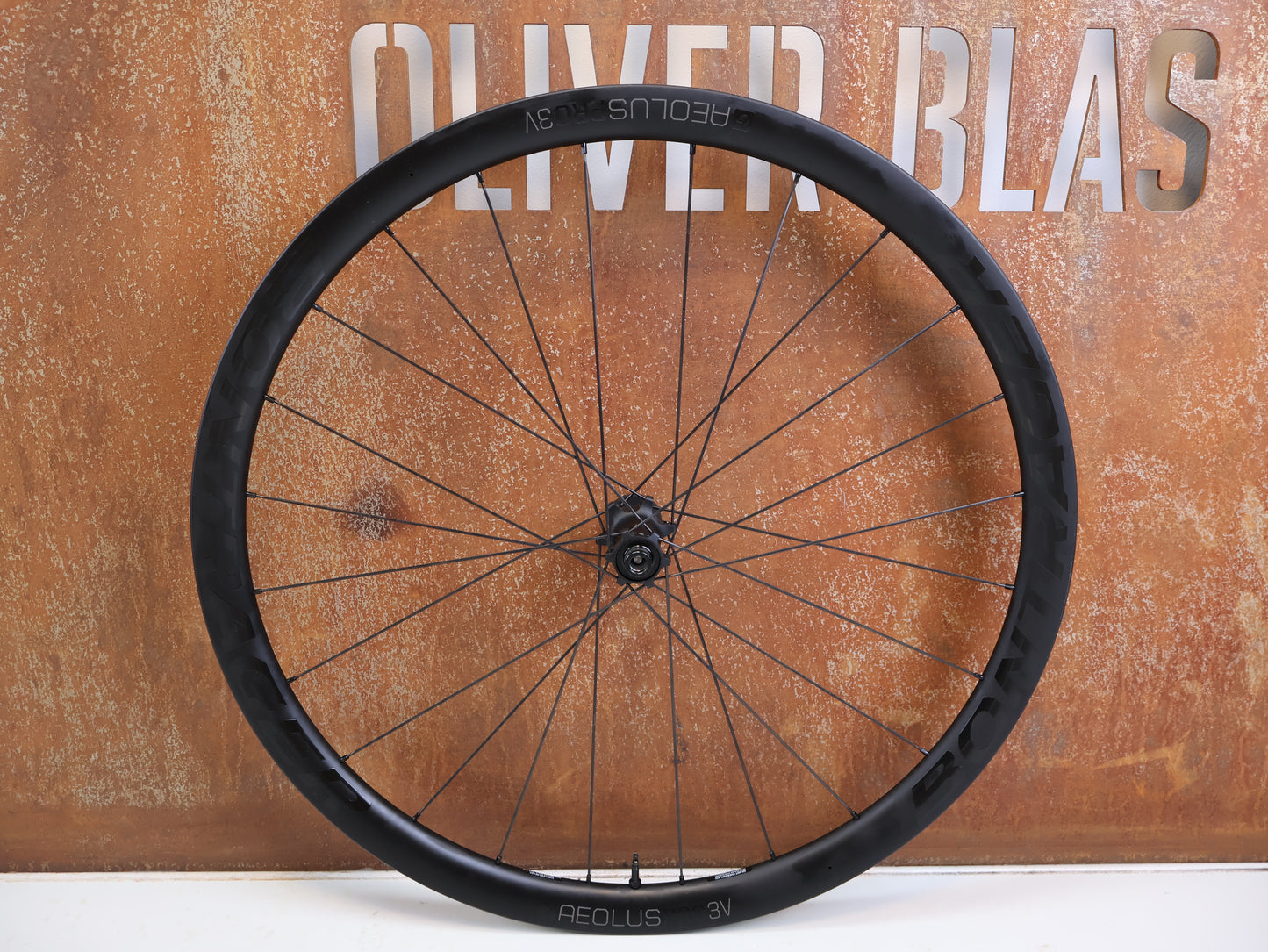 BONTRAGER AEOLUS PRO 3V CARBON LAUFRADSATZ XDR 25MM 1575G