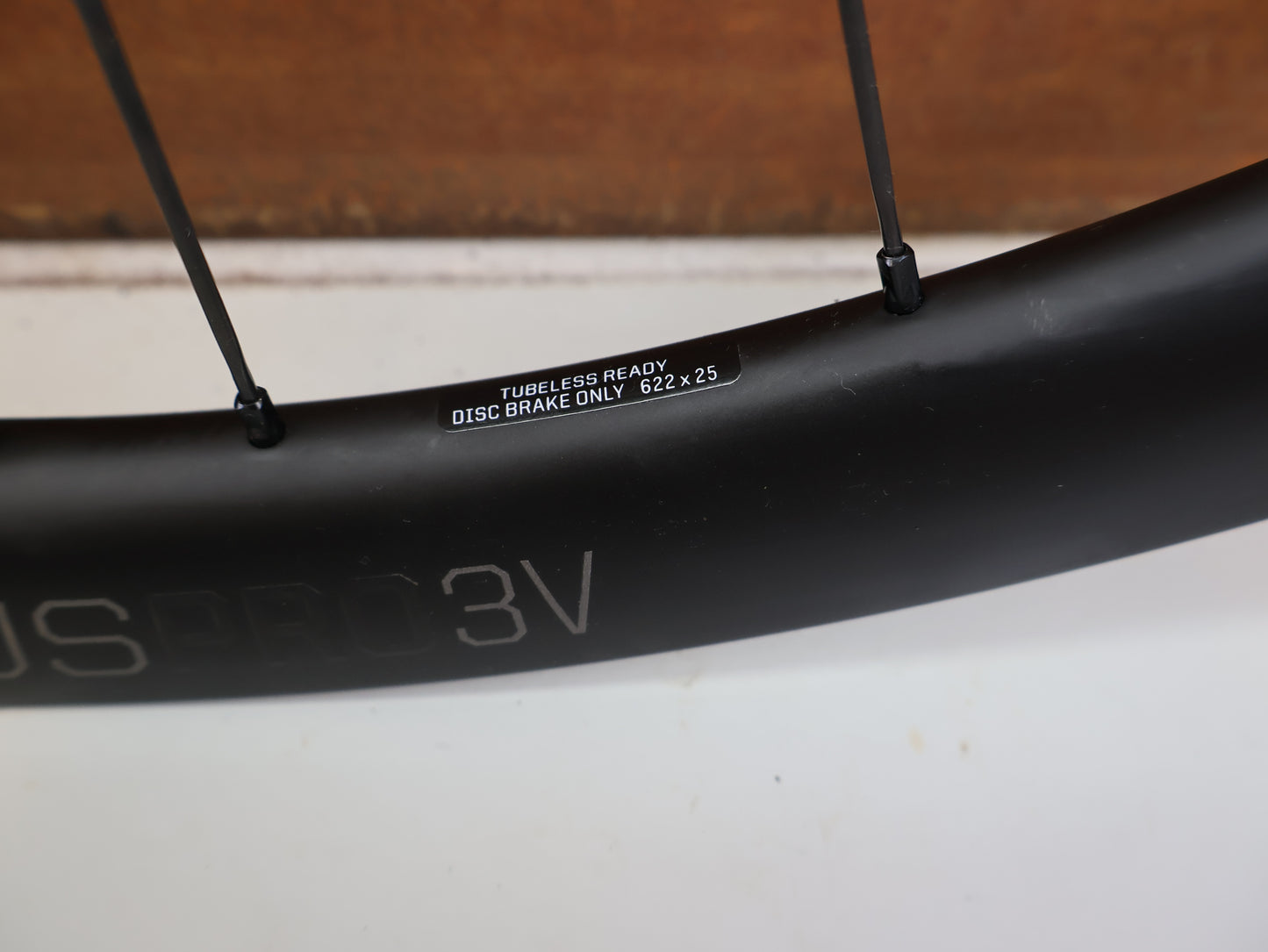 BONTRAGER AEOLUS PRO 3V CARBON LAUFRADSATZ XDR 25MM 1575G