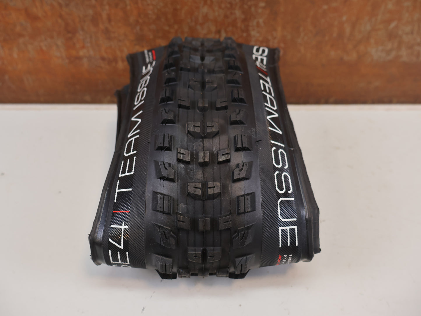 BONTRAGER SE4 TEAM ISSUE TLR MTB-REIFEN 27.5X2.4 SCHWARZ 845G
