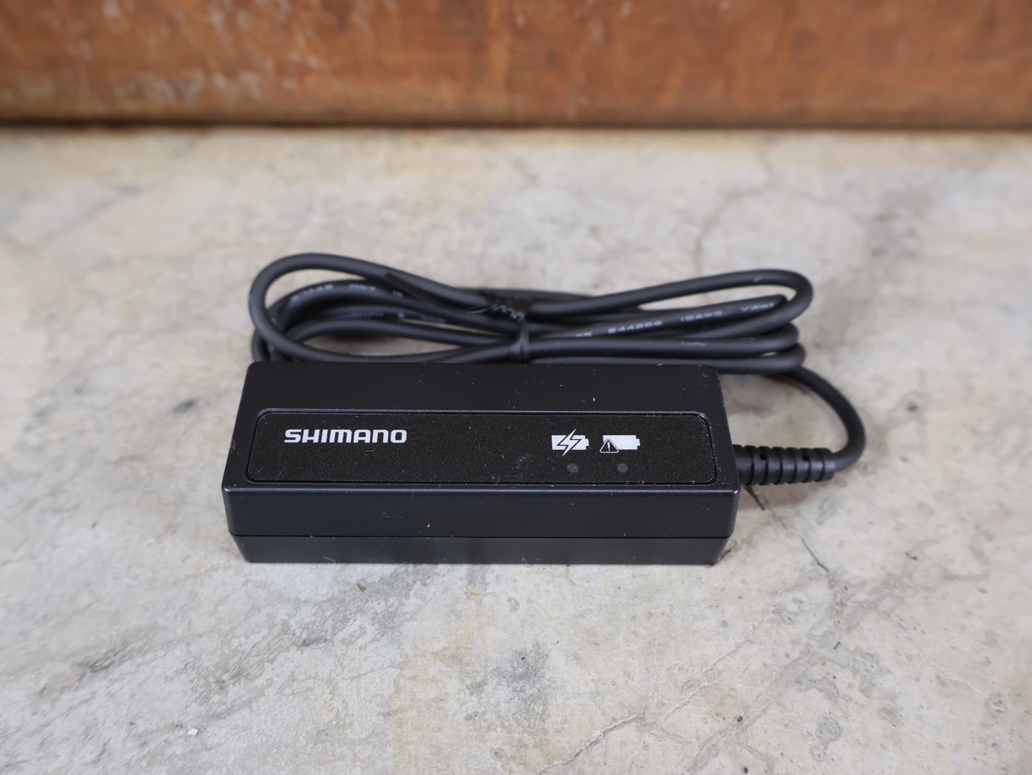 SHIMANO SM-BCR2 / DI2 LADEGERÄT / INTERNER AKKU / 11-FACH