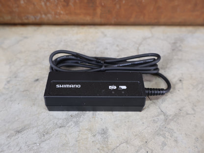 SHIMANO SM-BCR2 / DI2 LADEGERÄT / INTERNER AKKU / 11-FACH