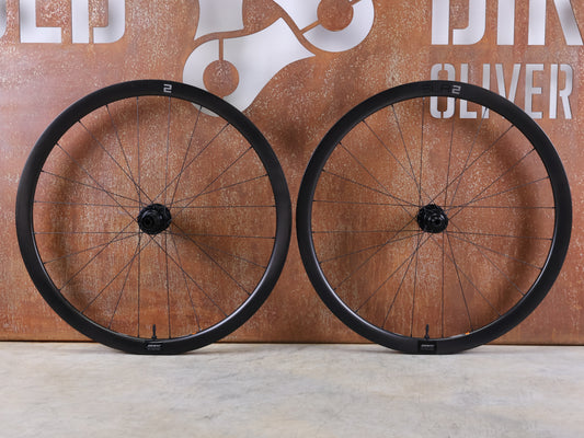 GIANT SLR 2 36 DISC / CARBON TUBELESS LAUFRADSATZ / HOOKLESS / SHIMANO HG / 1618 G