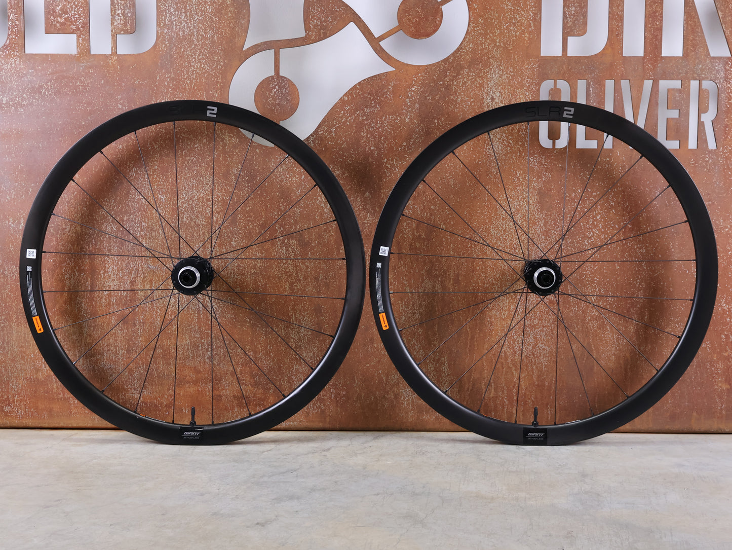 GIANT SLR 2 36 DISC / CARBON TUBELESS LAUFRADSATZ / HOOKLESS / SHIMANO HG / 1618 G