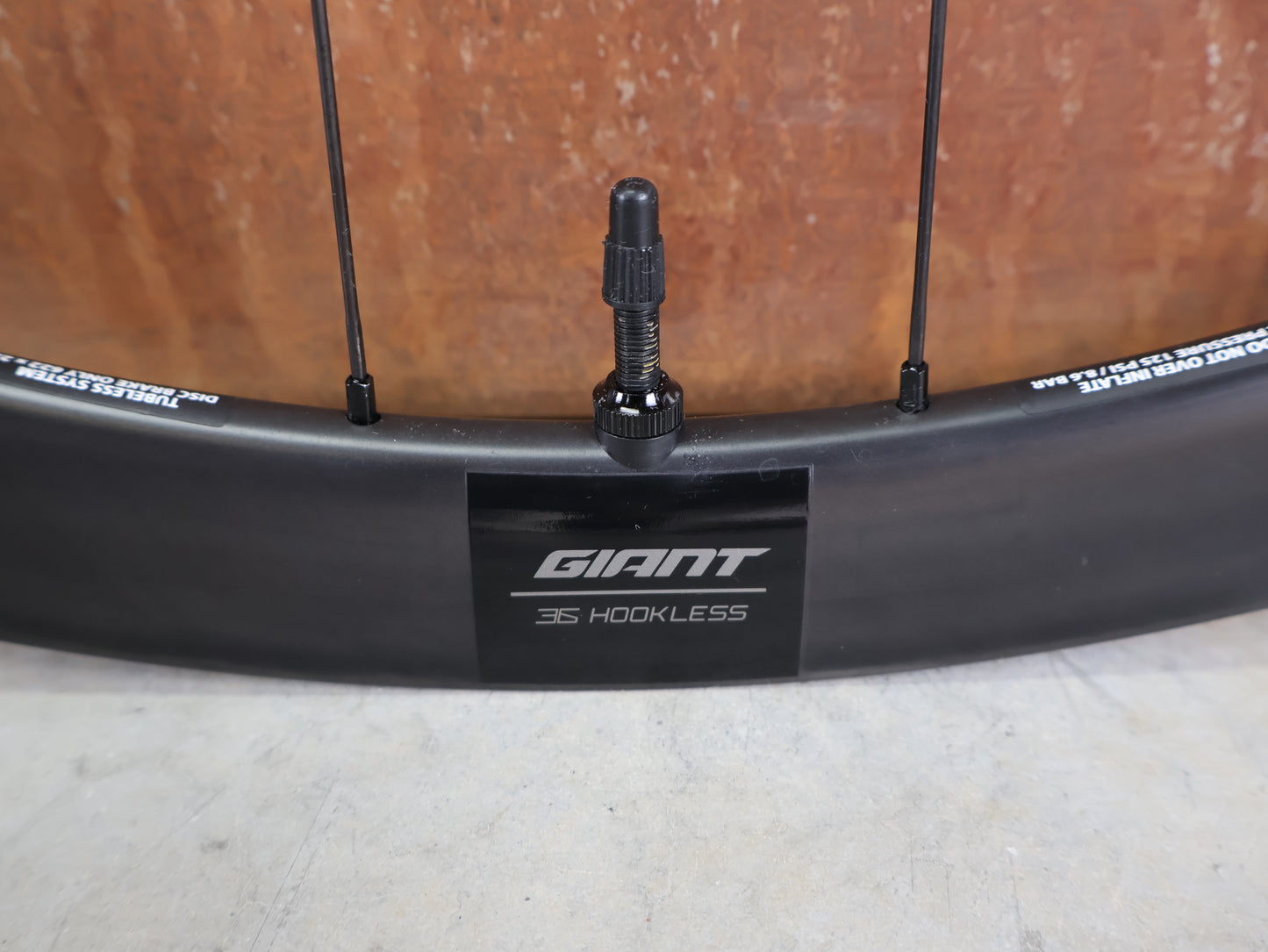 GIANT SLR 2 36 DISC / CARBON TUBELESS LAUFRADSATZ / HOOKLESS / SHIMANO HG / 1618 G
