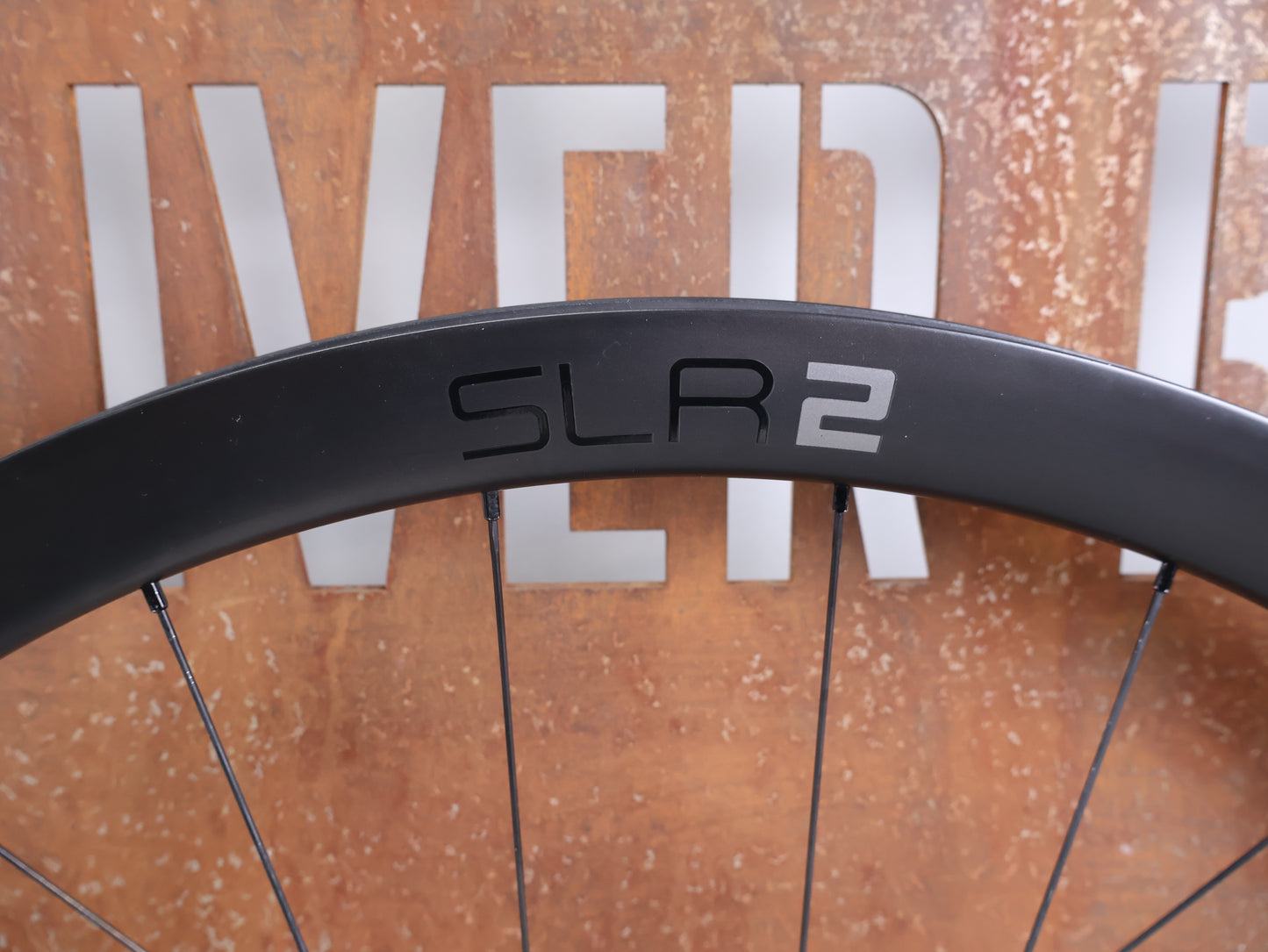 GIANT SLR 2 36 DISC / CARBON TUBELESS LAUFRADSATZ / HOOKLESS / SHIMANO HG / 1618 G