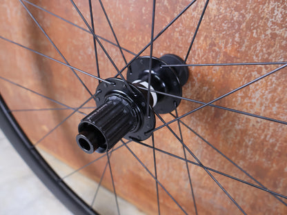 GIANT SLR 2 36 DISC / CARBON TUBELESS LAUFRADSATZ / HOOKLESS / SHIMANO HG / 1618 G