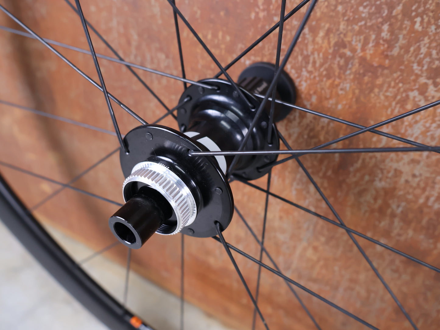 GIANT SLR 2 36 DISC / CARBON TUBELESS LAUFRADSATZ / HOOKLESS / SHIMANO HG / 1618 G