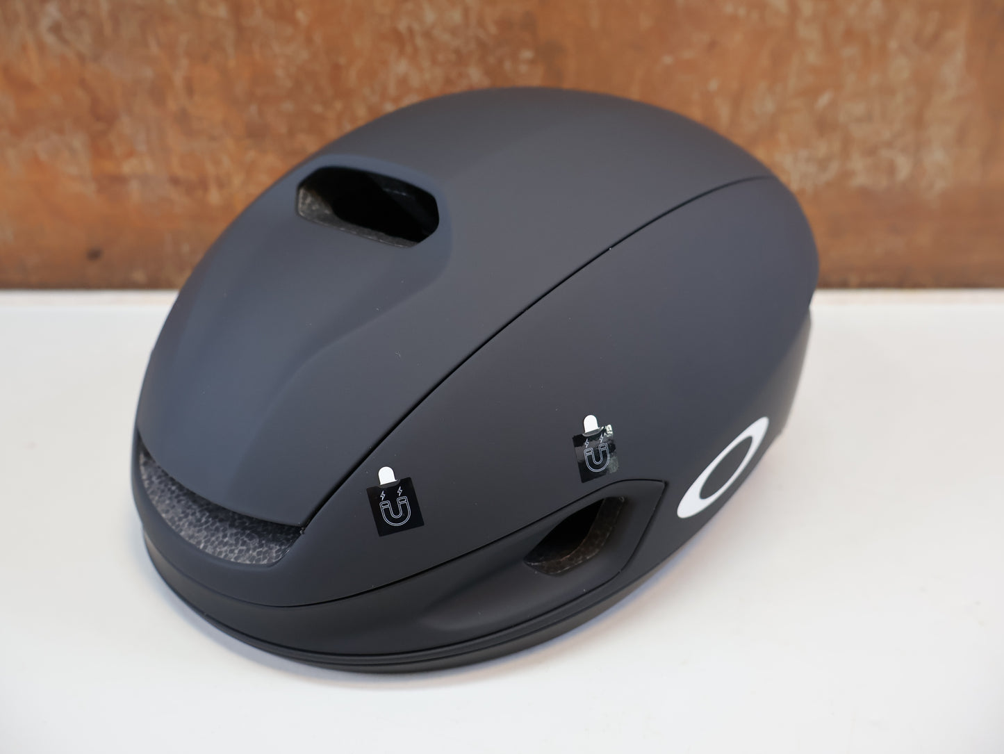 OAKLEY ARO7 ROAD MIPS / AERO HELM / GR. M 55-59 CM / MATTE BLACK