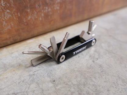 TREK BITS INTEGRATED MULTITOOL / KOMPAKT-WERKZEUG / 9 FUNKTIONEN / 50 G