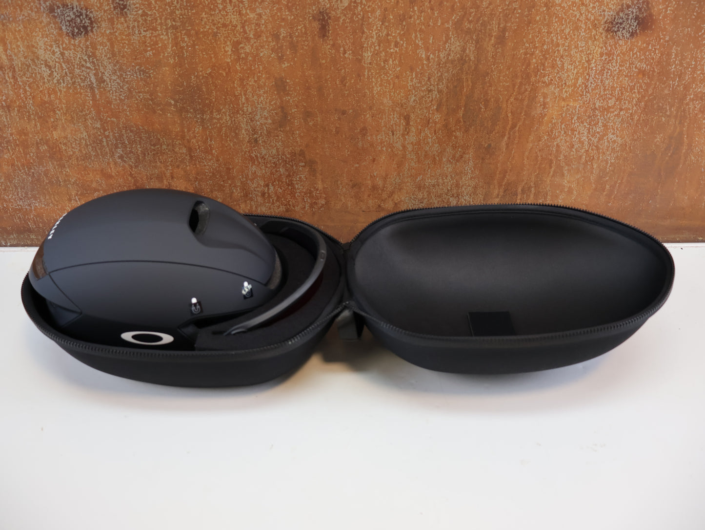 OAKLEY ARO7 ROAD MIPS / AERO HELM / GR. M 55-59 CM / MATTE BLACK