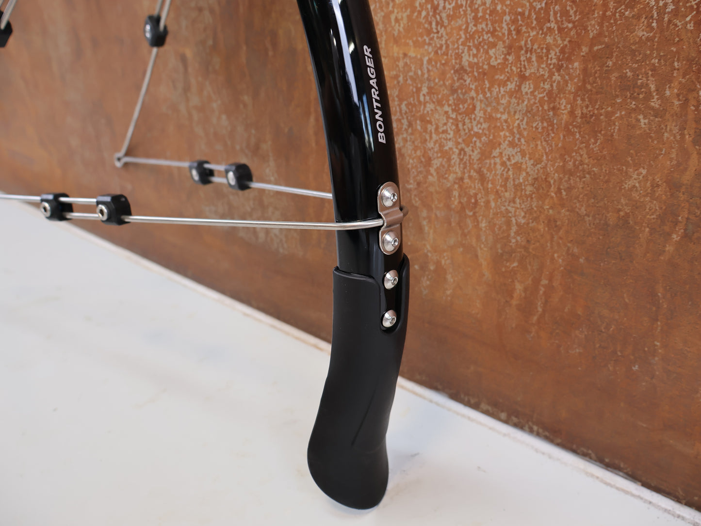 BONTRAGER NCS SCHUTZBLECHSET 700C X 18-25MM SCHWARZ GLÄNZEND