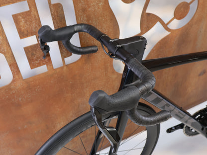 TREK MADONE SL 6 AXS GEN 8 / GR. M / CARBON RENNRAD / DARK STAR DEEP SMOKE