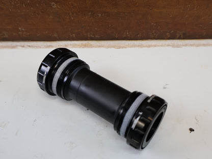 SHIMANO DEORE XT BB-MT801 / HOLLOWTECH II INNENLAGER / BSA 68-73 MM MTB