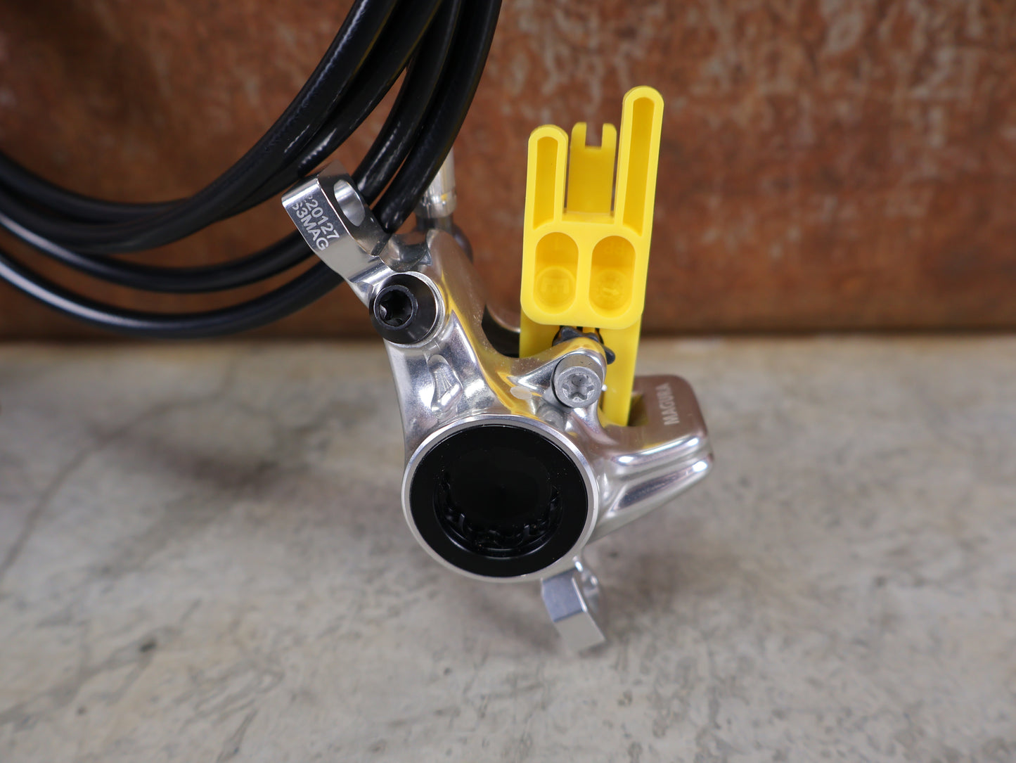 MAGURA MT8 PRO / HYDRAULISCHE SCHEIBENBREMSE / CARBOTECTURE SL / FLIP-FLOP / 240 G