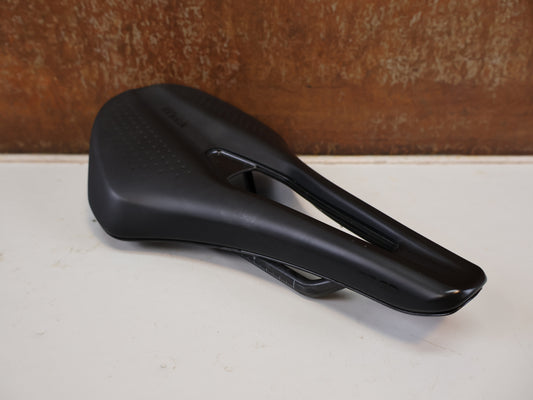 FIZIK TEMPO ARGO R1 SATTEL / ROAD & ENDURANCE / 150 MM / CARBON-GESTELL