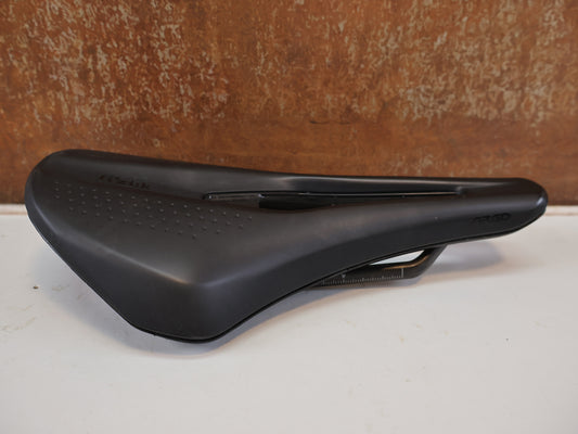 FIZIK TEMPO ARGO R1 SATTEL / ROAD & ENDURANCE / 150 MM / CARBON-GESTELL