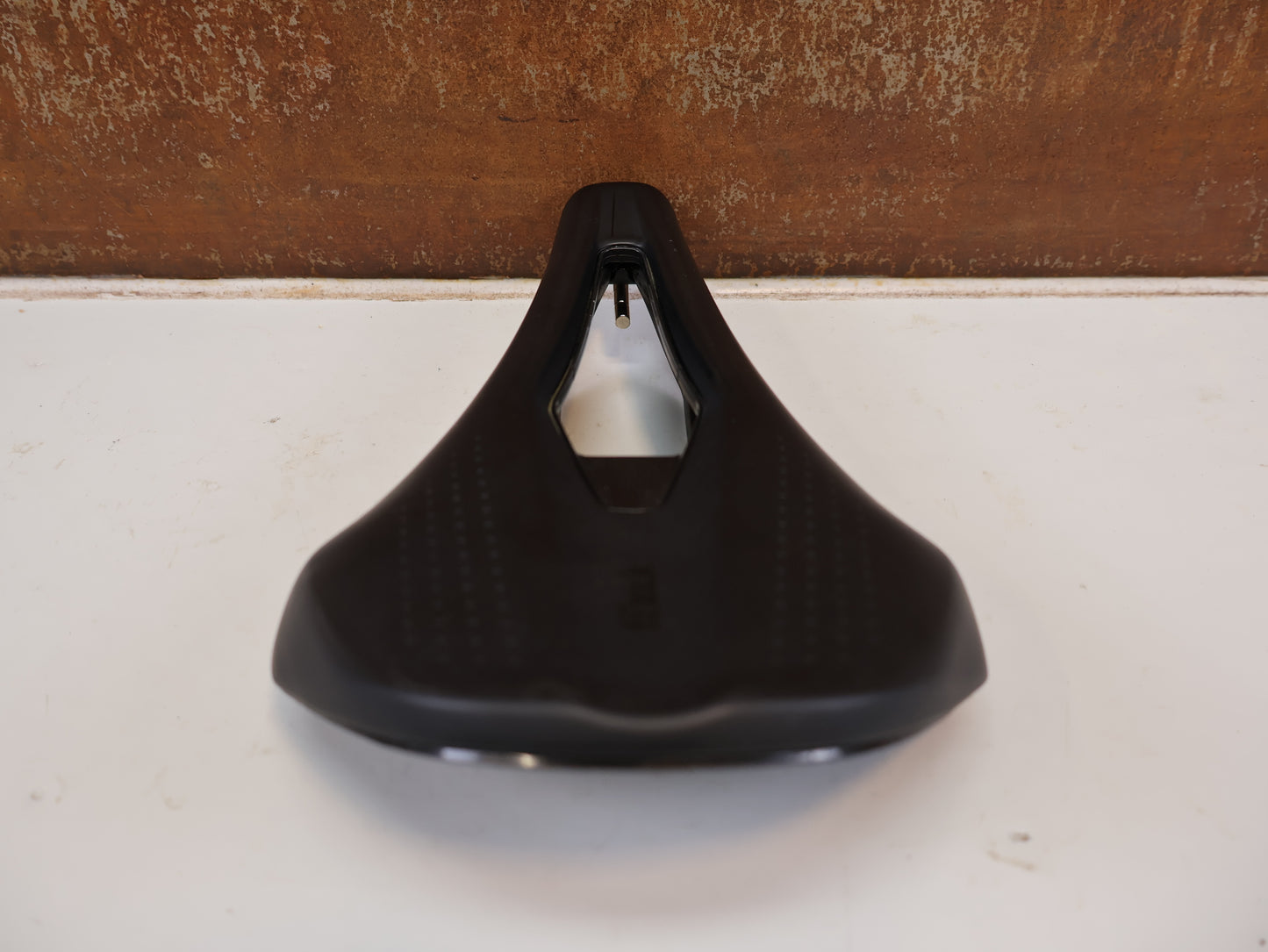 FIZIK TEMPO ARGO R1 SATTEL / ROAD & ENDURANCE / 150 MM / CARBON-GESTELL
