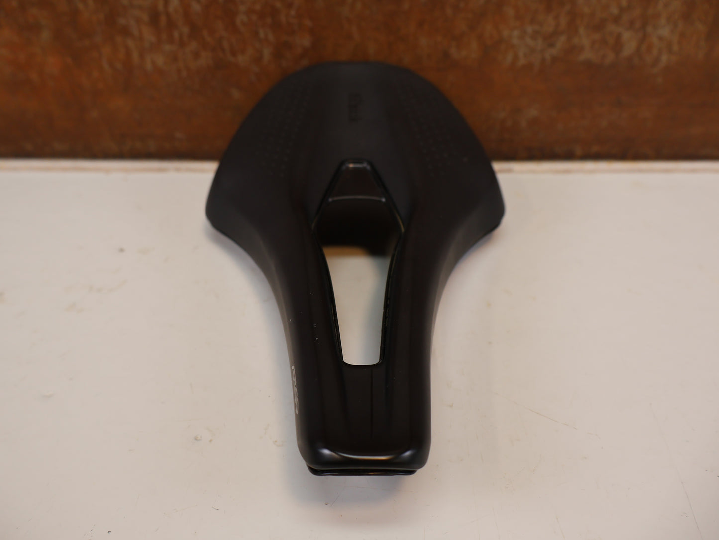 FIZIK TEMPO ARGO R1 SATTEL / ROAD & ENDURANCE / 150 MM / CARBON-GESTELL