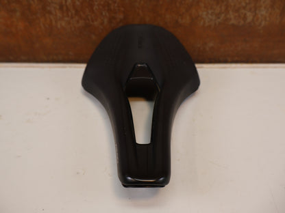 FIZIK TEMPO ARGO R1 SATTEL / ROAD & ENDURANCE / 150 MM / CARBON-GESTELL
