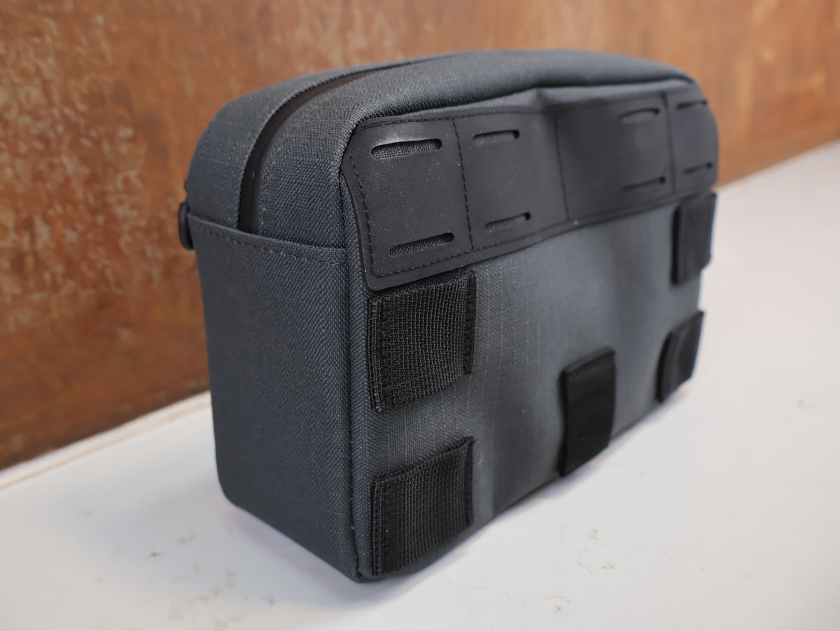 PRO DISCOVER LENKERTASCHE KLEIN 2,5 L WASSERDICHT GRAU-SCHWARZ