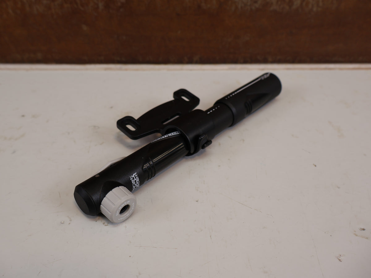 PRO COMPACT MINIPUMPE 22,5CM 8 BAR SCHWARZ 85G