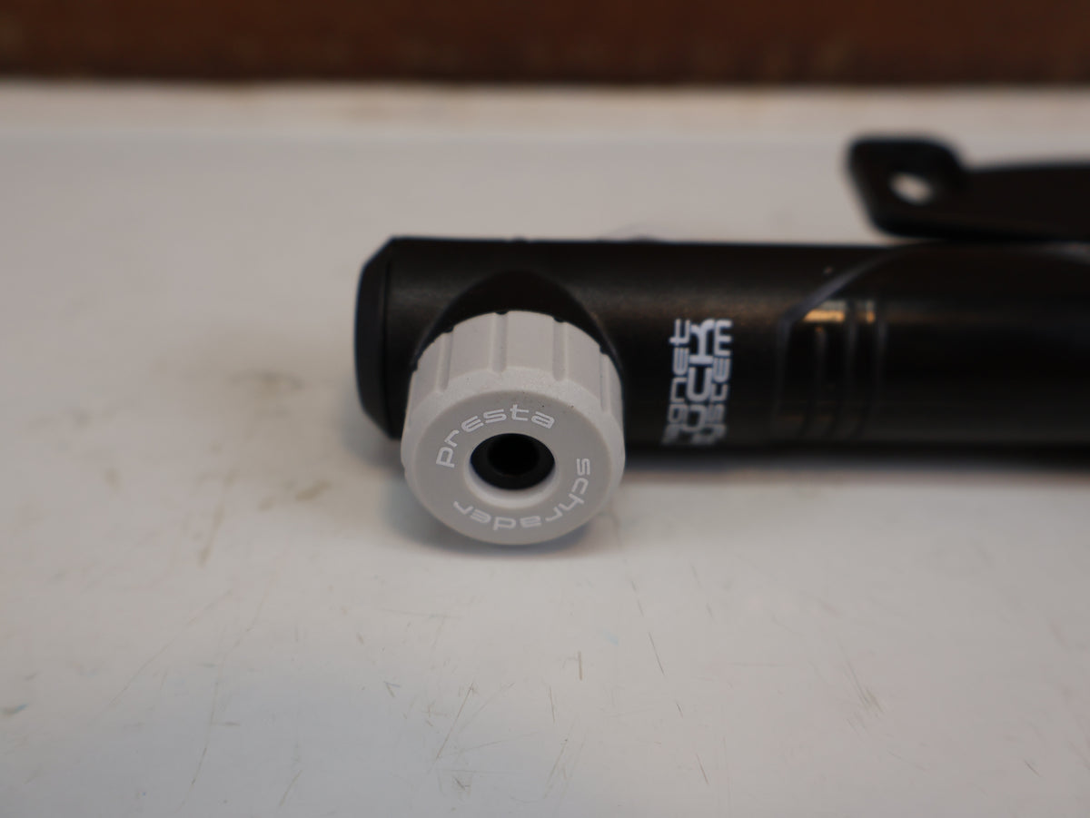 PRO COMPACT MINIPUMPE 22,5CM 8 BAR SCHWARZ 85G