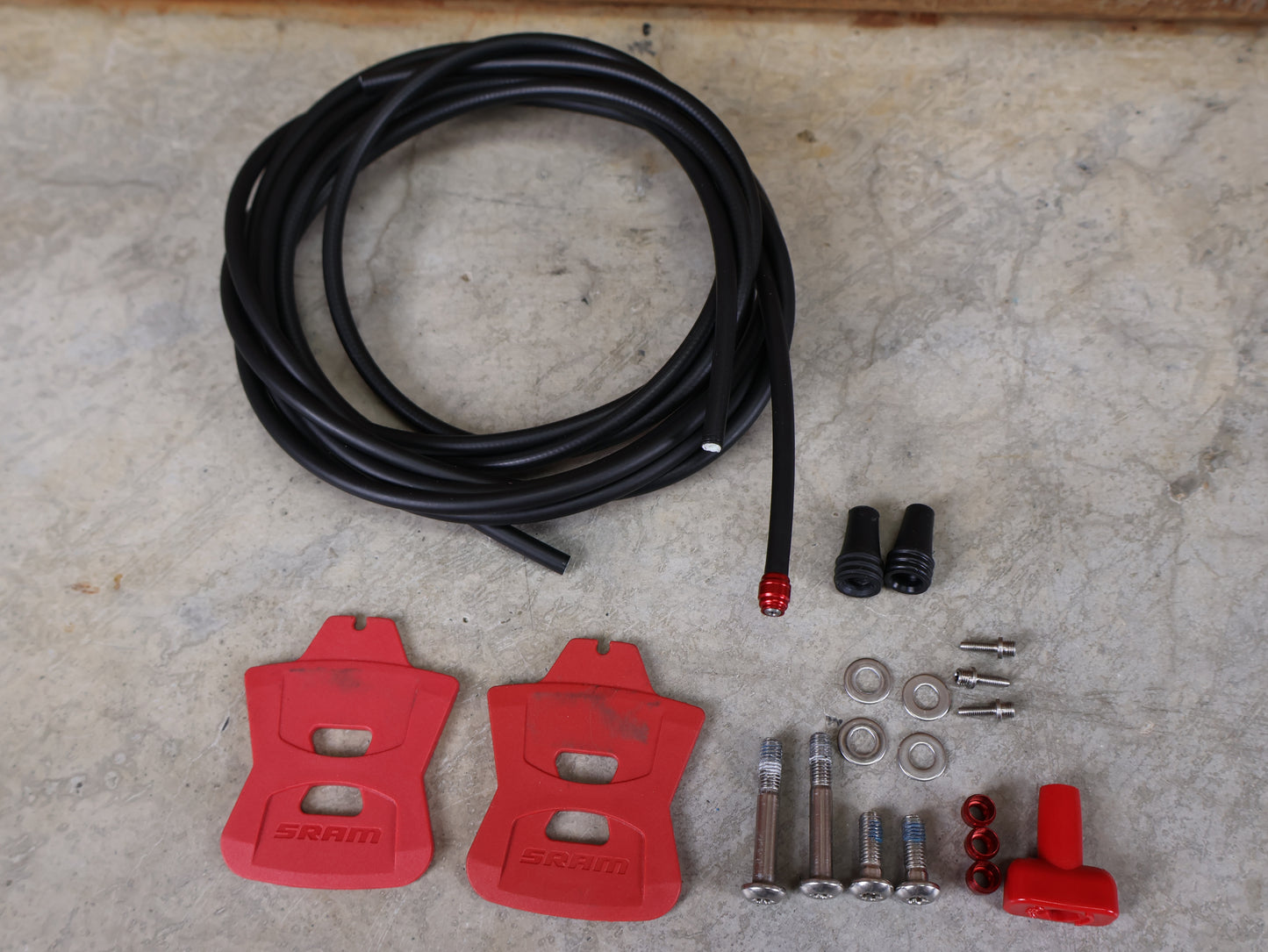 SRAM RIVAL AXS E1 SCHALT-BREMSHEBEL SET / 12-FACH / DISC / FLAT MOUNT / INKL. ADAPTER