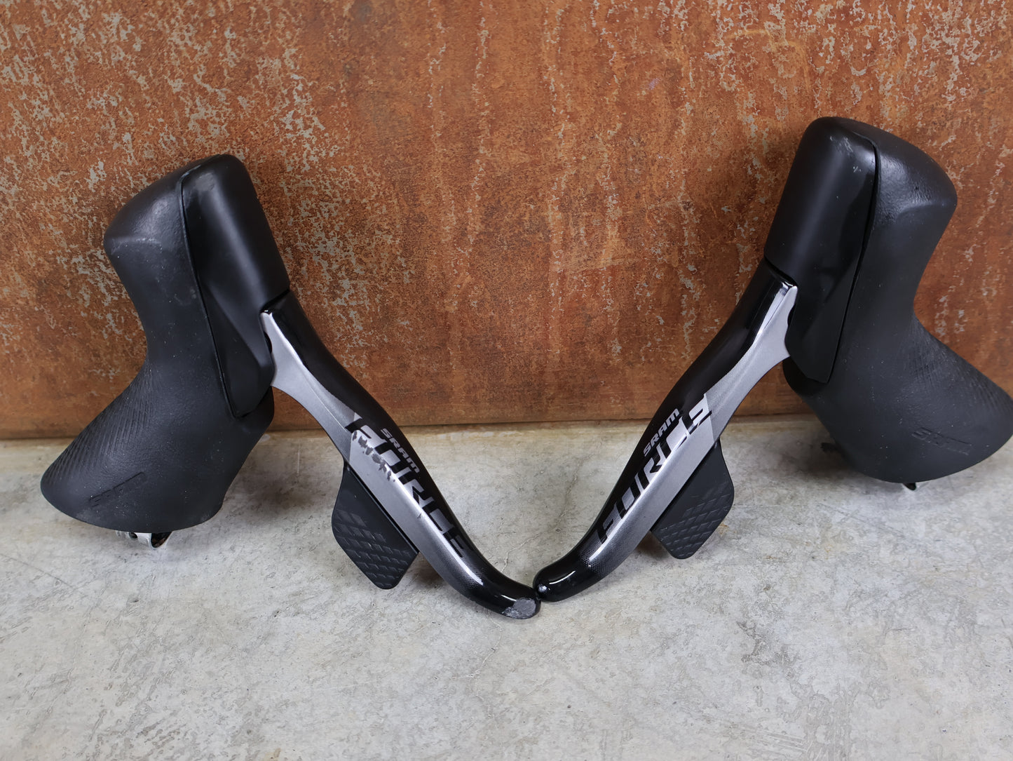 SRAM FORCE ETAP AXS SCHALT-BREMSHEBEL SET D1 / CARBON / 12-FACH / DISC / INKL. 160MM ADAPTER