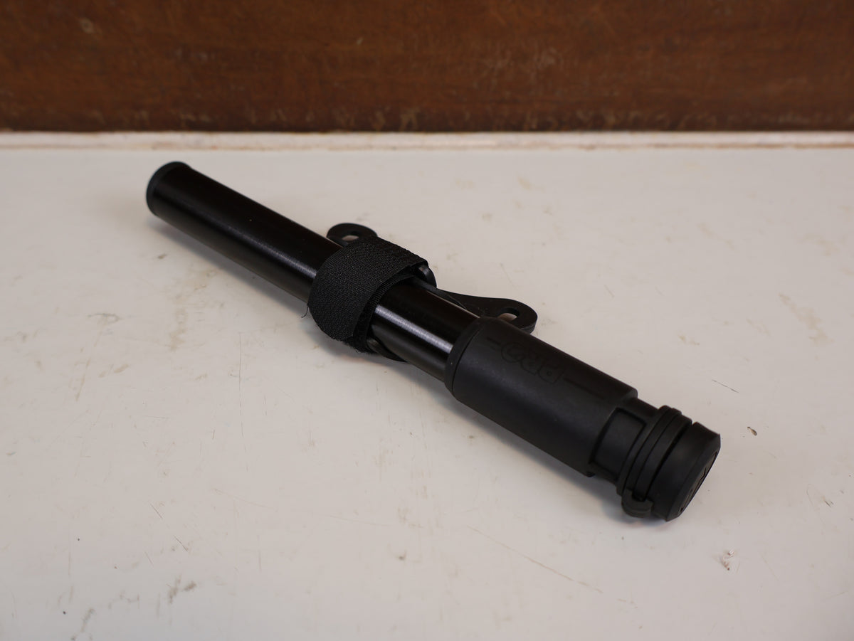 PRO COMPACT MINIPUMPE MIT SCHLAUCH SCHWARZ 7 BAR 75G