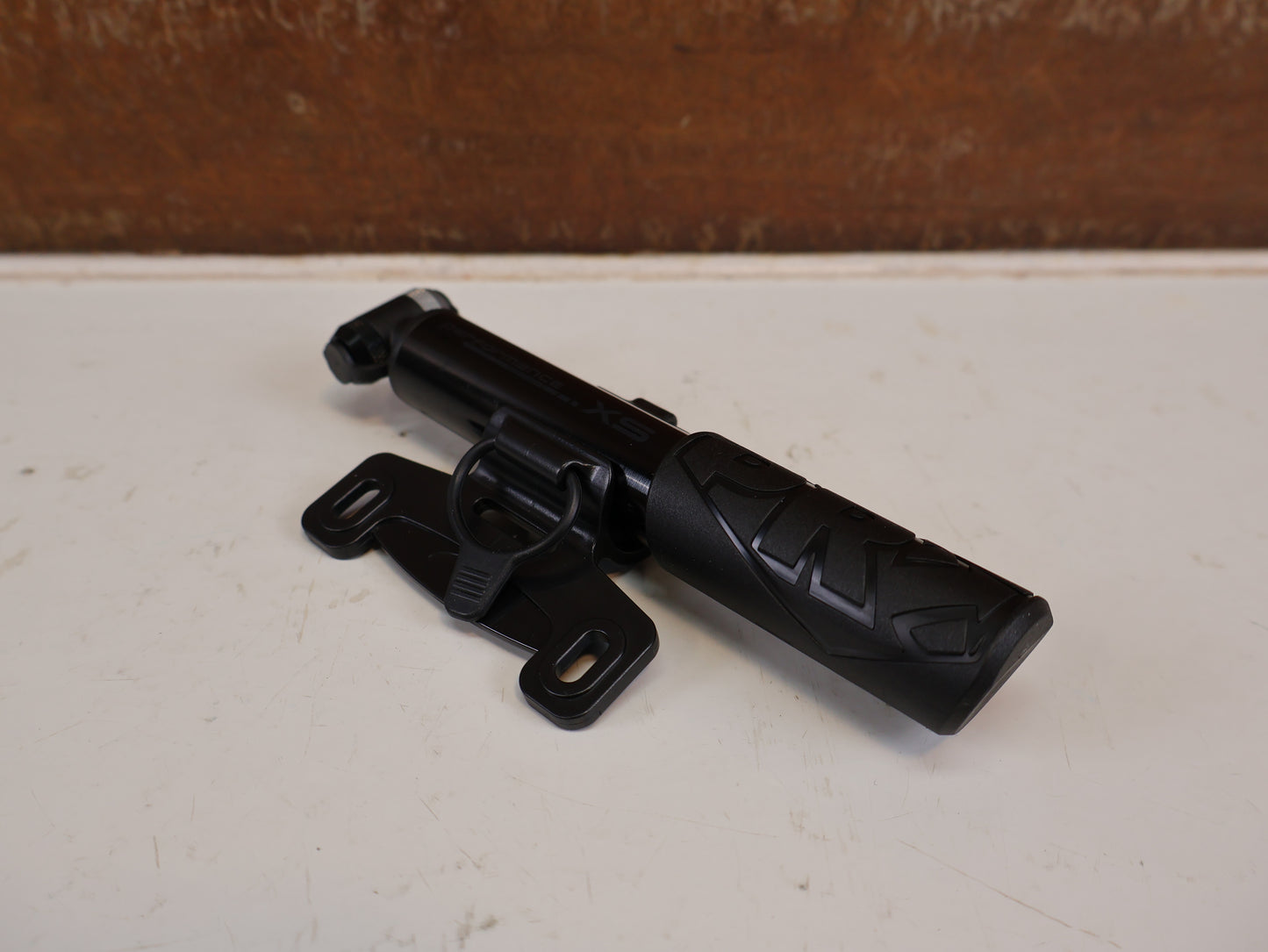 PRO PERFORMANCE XS MINIPUMPE TELESKOP 16CM 8 BAR SCHWARZ 99G