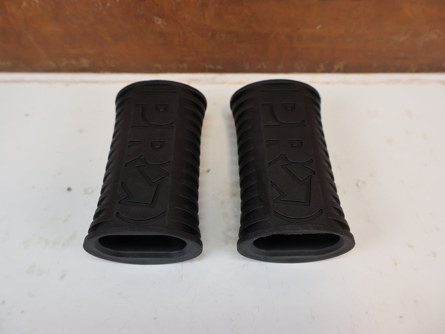 PRO SPORT MONTAGESTÄNDER ALUMINIUM HÖHENVERSTELLBAR SCHWARZ