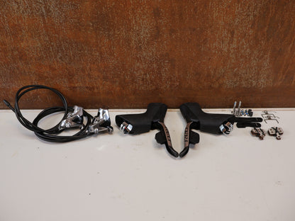SRAM RED ETAP AXS D1 SCHALT-/ BREMSHEBEL 2X12-FACH / DISC / CARBON / INKL. BREMSSÄTTEL