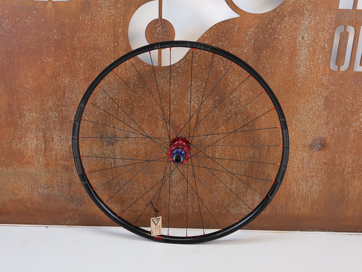 TUNE RACE 23 HINTERRAD 29 ZOLL 12X142 MM XDR ROT 771G