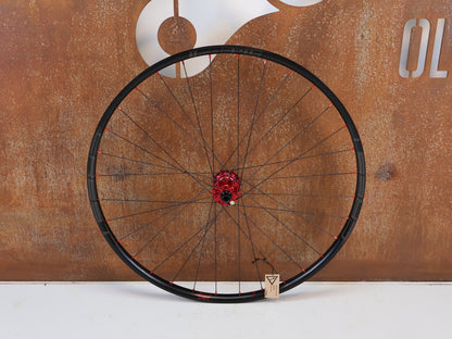 TUNE RACE 23 HINTERRAD 29 ZOLL 12X142 MM XDR ROT 771G