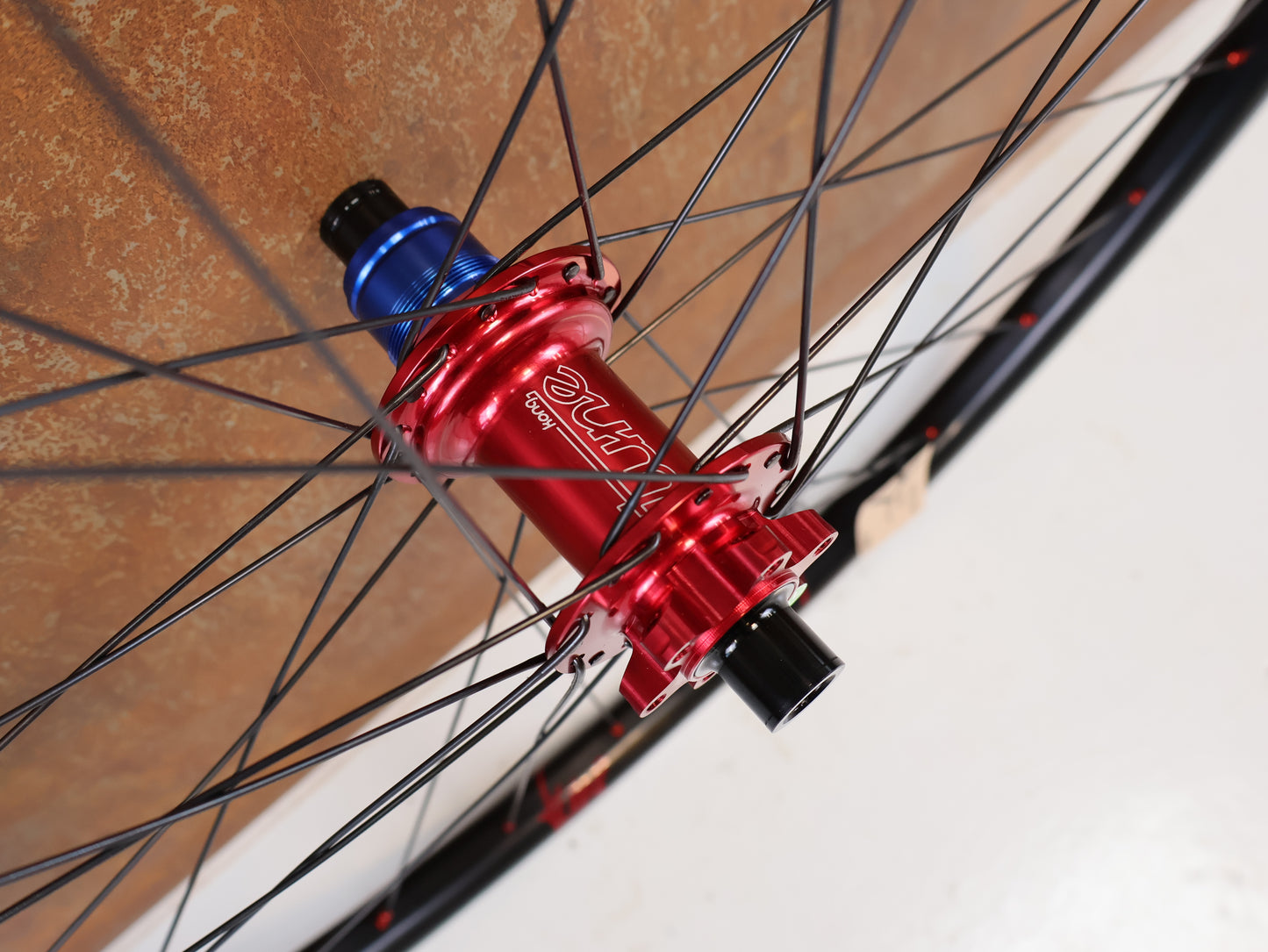 TUNE RACE 23 HINTERRAD 29 ZOLL 12X142 MM XDR ROT 771G