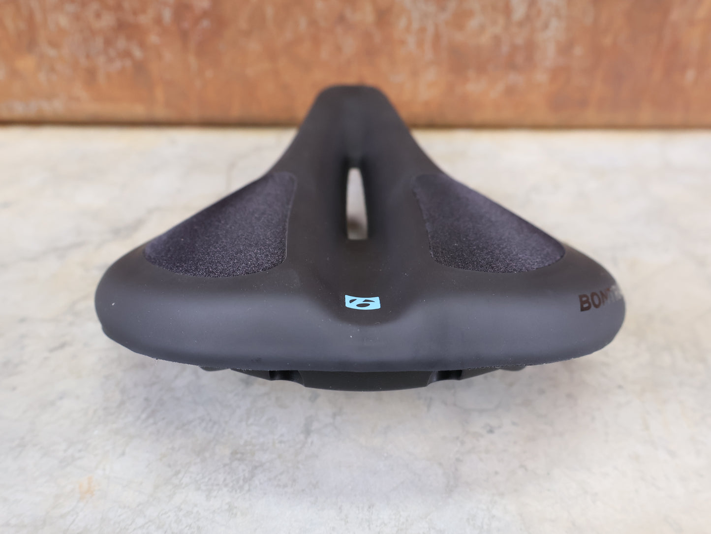 BONTRAGER COMMUTER FLUID SATTEL / FITNESS & CITY / FLUID-TECHNOLOGIE / BLENDR / SCHWARZ