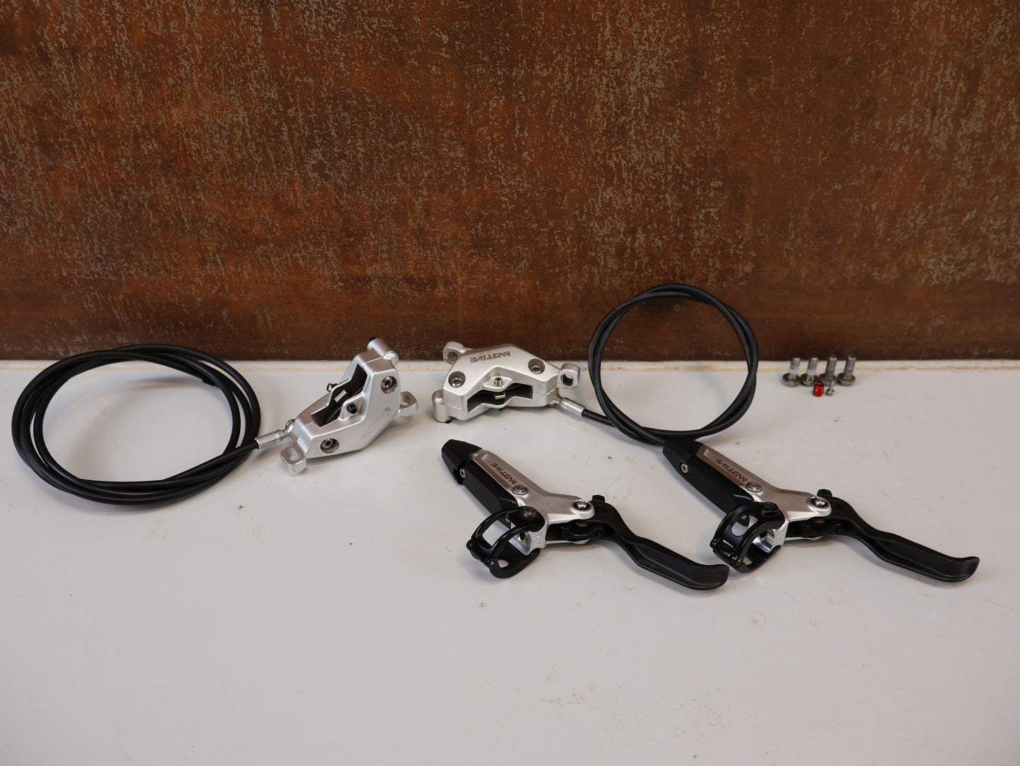 SRAM MOTIVE ULTIMATE STEALTH V2 BREMSEN SET / 4-KOLBEN MINERALÖL CARBON XC TRAIL