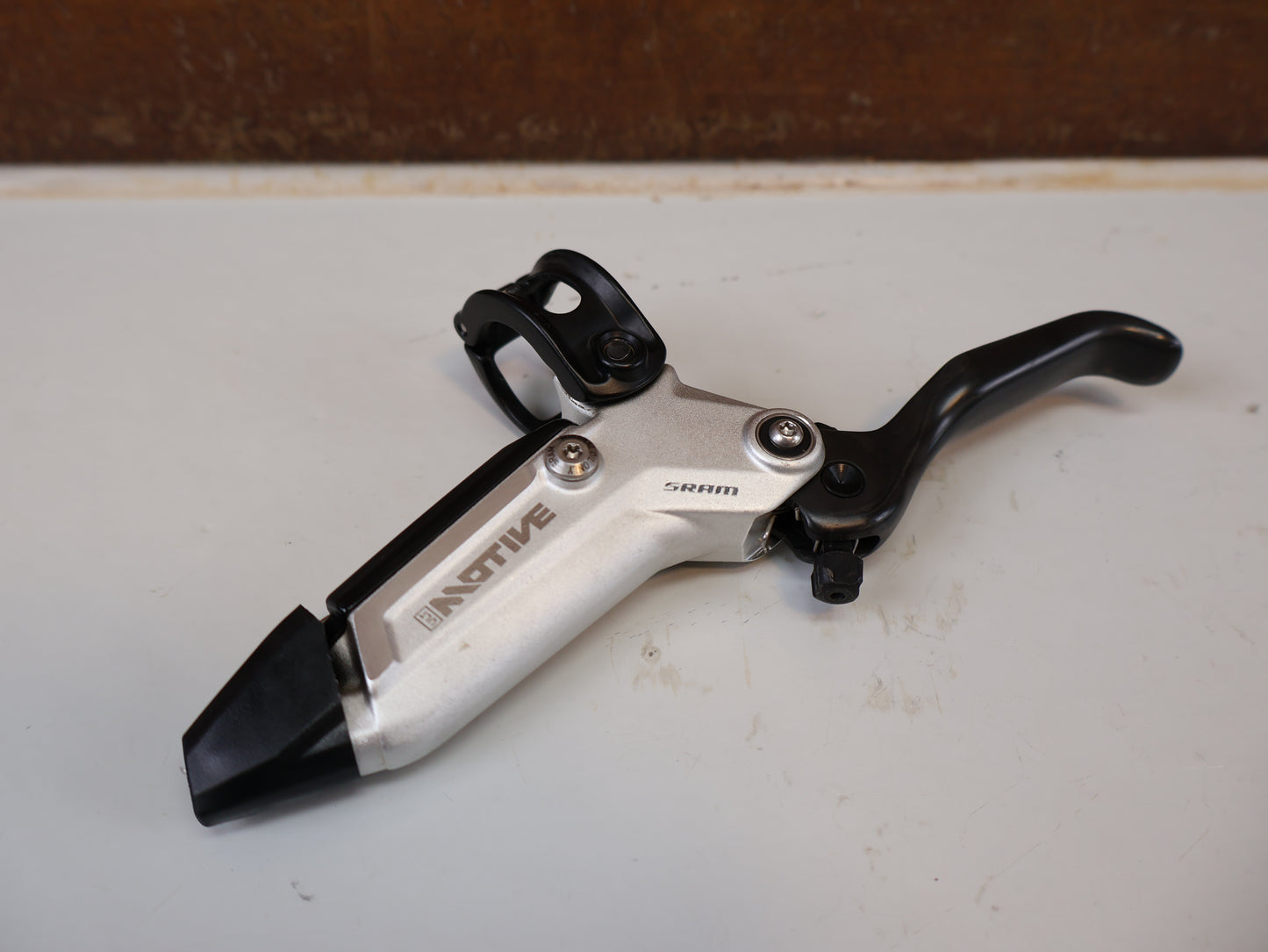SRAM MOTIVE ULTIMATE STEALTH V2 BREMSEN SET / 4-KOLBEN MINERALÖL CARBON XC TRAIL