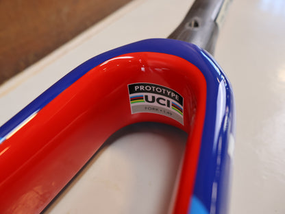 TREK MADONE SLR GEN 8 CARBON GABEL / LIDL-TREK TEAM EDITION BLUE SMOKE GLÄNZEND