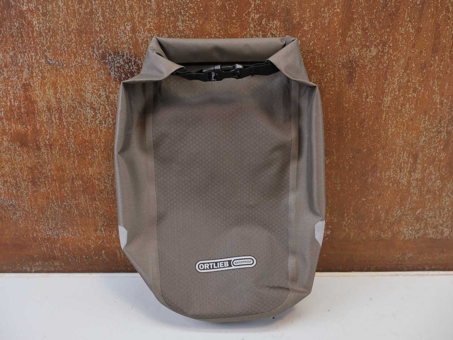 ORTLIEB FORK-PACK GABELTASCHE / WASSERDICHTE BIKEPACKING TASCHE / 5.8L / DARK SAND