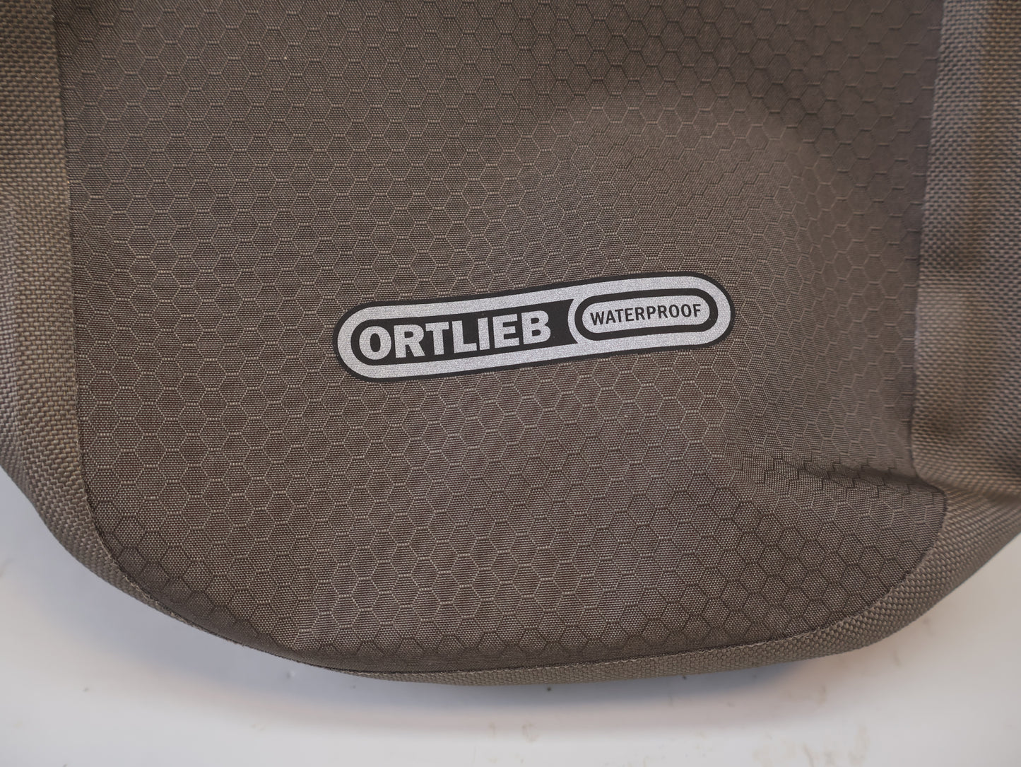 ORTLIEB FORK-PACK GABELTASCHE / WASSERDICHTE BIKEPACKING TASCHE / 5.8L / DARK SAND
