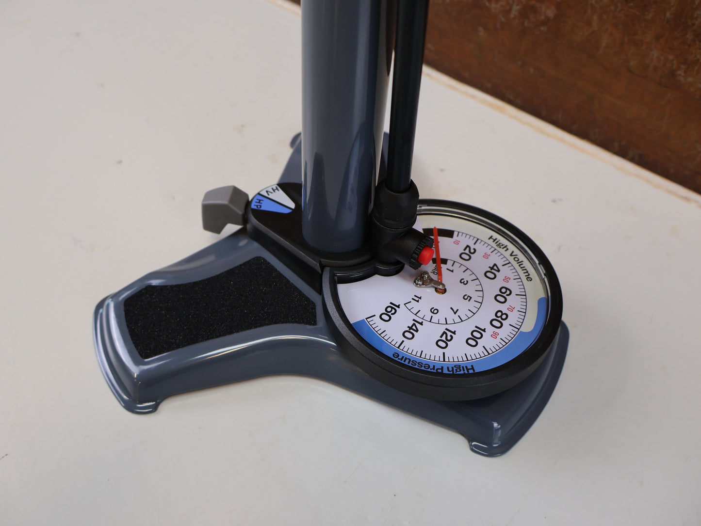 TREK DUAL CHARGER STANDPUMPE / 11 BAR 160 PSI PRESTA SCHRADER MANOMETER